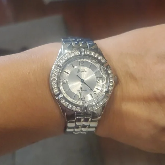 Guess Watch - Picture 3 of 4